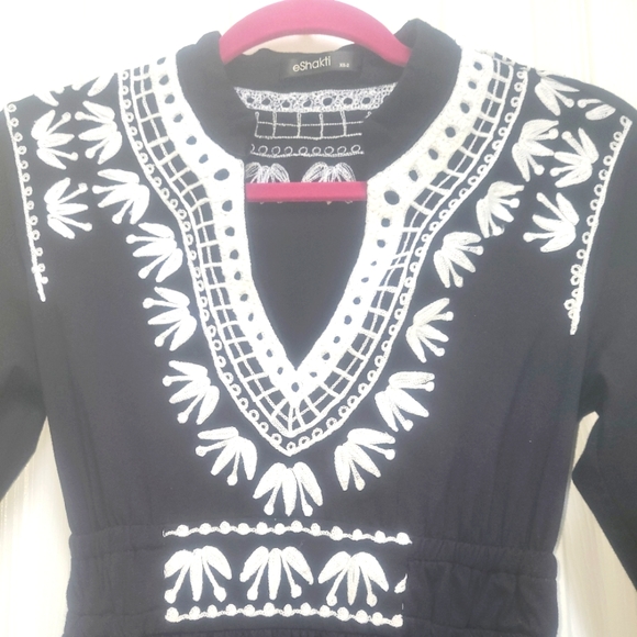 ESHAKTI Dress - Picture 5 of 7